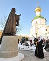 Предстоятель Русской Церкви ознакомился с ходом восстановления Николо-Перервинского монастыря и освятил памятник митрополиту Платону (Левшину)